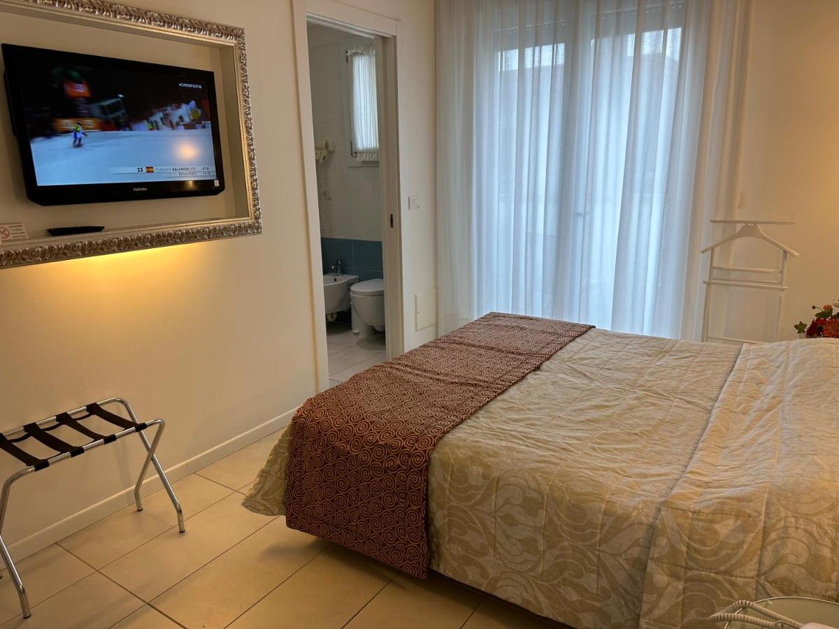 Hotel Albatros Lido di Jesolo Exterior photo